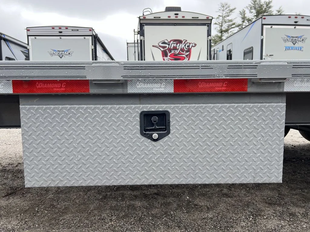 2024 Diamond C 8.5×20 20K Deckover Equipment Trailer w/ 72” Flip-Knee Ramps - Image 9