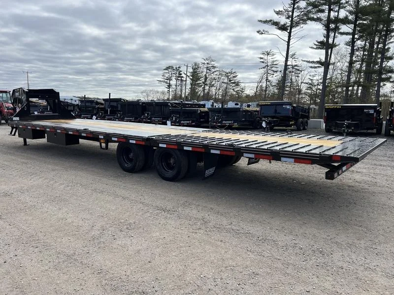 2024 Diamond C 8.5×35 25K Gooseneck Equipment Trailer w/Spare Mount - Image 2