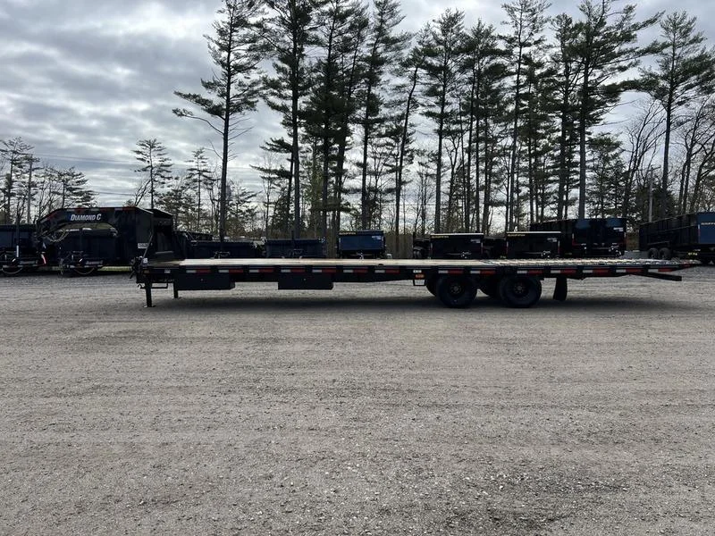 2024 Diamond C 8.5×35 25K Gooseneck Equipment Trailer w/Spare Mount - Image 3