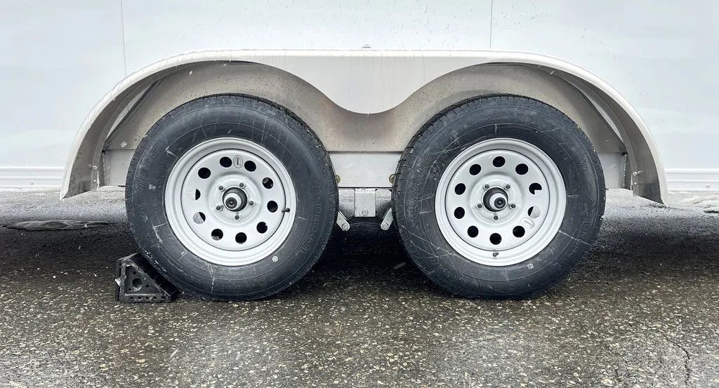 2024 E-Z Hauler 7×24 Aluminum 4-Place Drive In/Out w/Tapered Ramps, Rear Canopy - Image 6