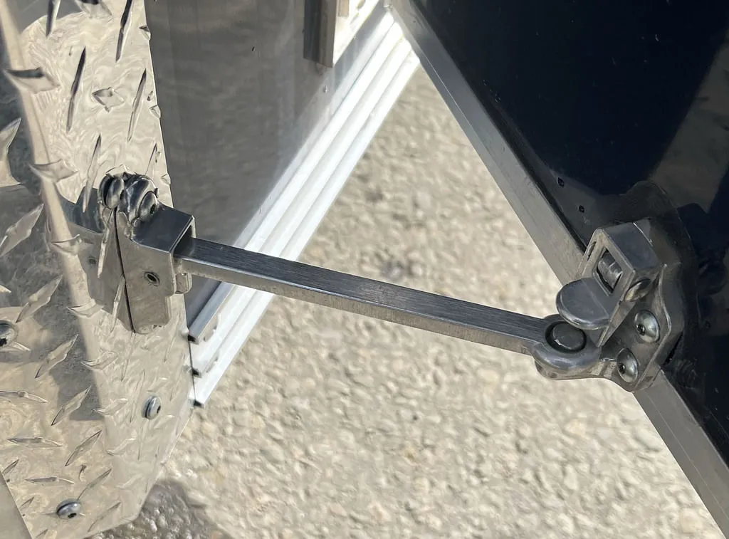 2023 High Country 7.5×14 Aluminum 2/3-Place Drive In/Out w/Tapered Ramp Doors - Image 7
