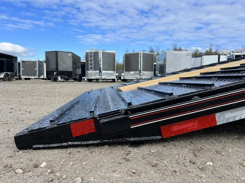 2024 Diamond C 8.5×35 25K Gooseneck Equipment Trailer w/Spare Mount - Image 9