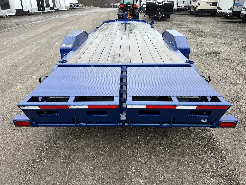 2022 Diamond C 7×24 20K Low Profile Equipment Trailer w/Max Ramps - Image 3