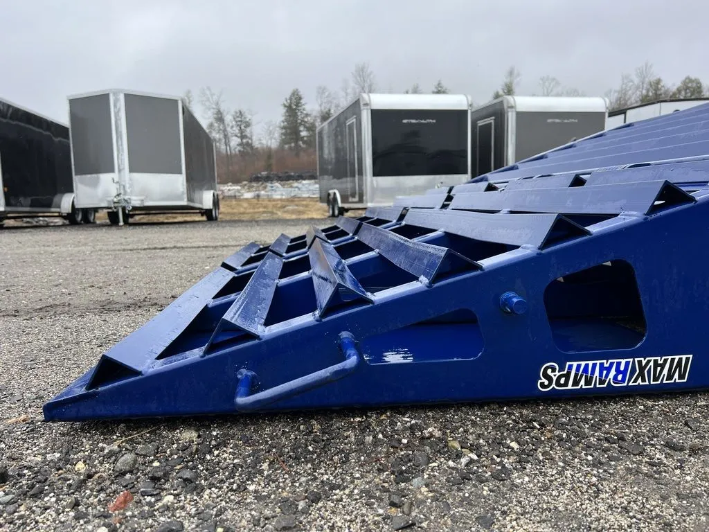 2022 Diamond C 7×24 20K Low Profile Equipment Trailer w/Max Ramps - Image 10