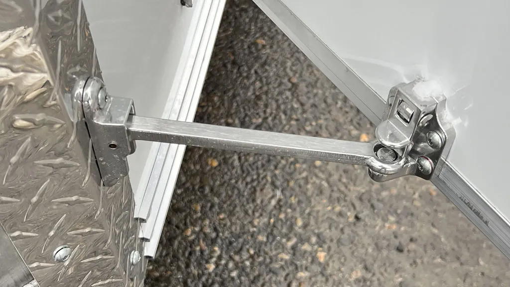 2024 E-Z Hauler 7×24 Aluminum 4-Place Drive In/Out w/Tapered Ramps, Rear Canopy - Image 10