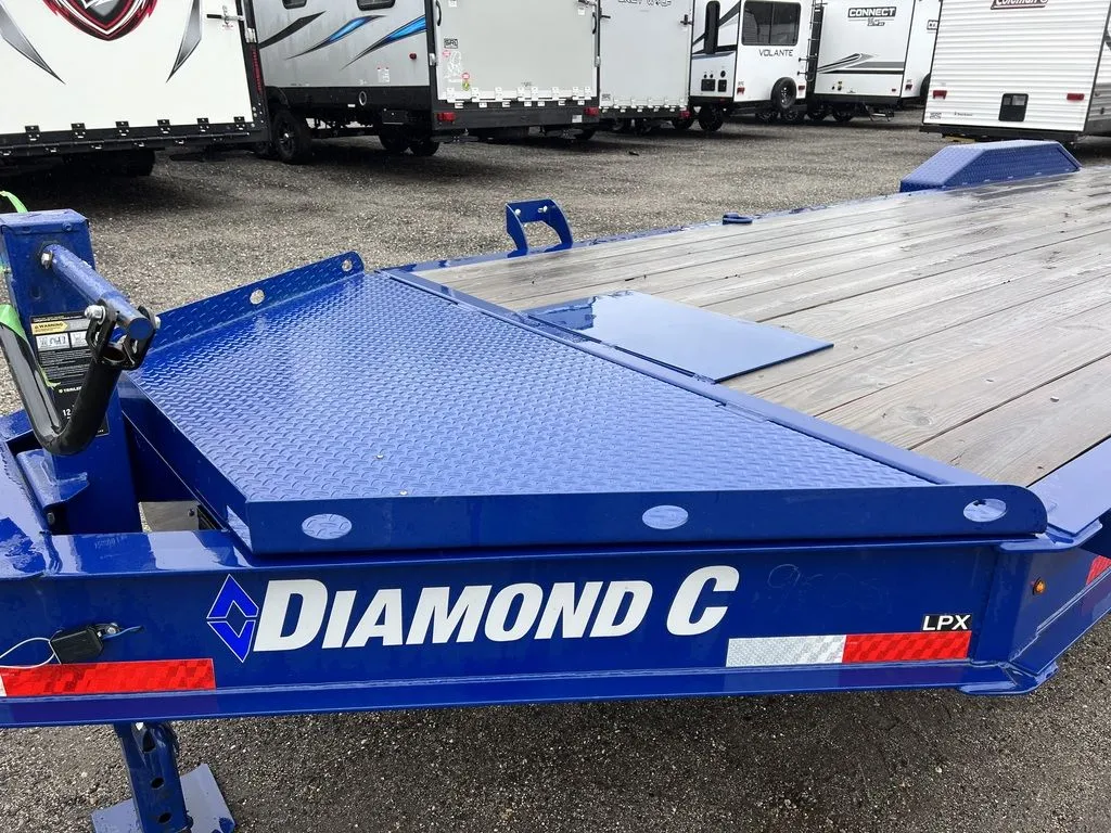 2022 Diamond C 7×24 20K Low Profile Equipment Trailer w/Max Ramps - Image 7