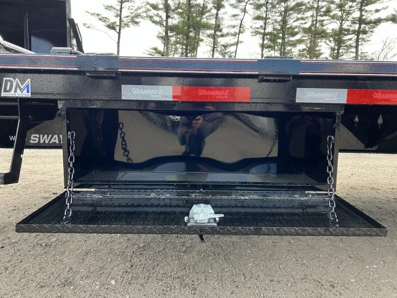 2024 Diamond C 8.5×35 25K Gooseneck Equipment Trailer w/Spare Mount - Image 12